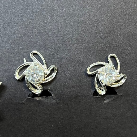 Vintage Lot Of 5 Silver Tone Clip On Earrings (3562) - Picture 3 of 7